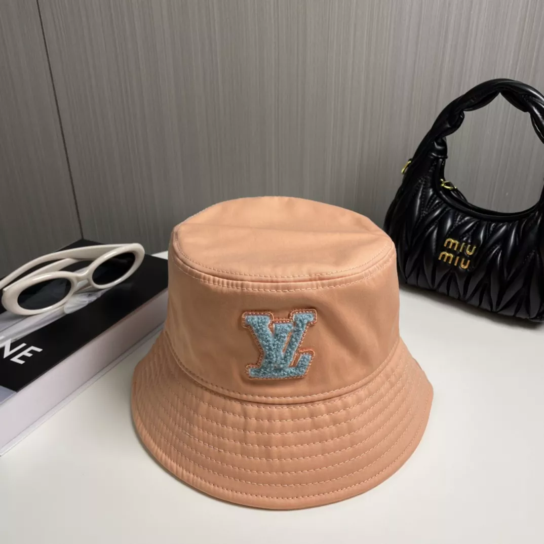 Louis Vuitton LV Caps Unique 7939