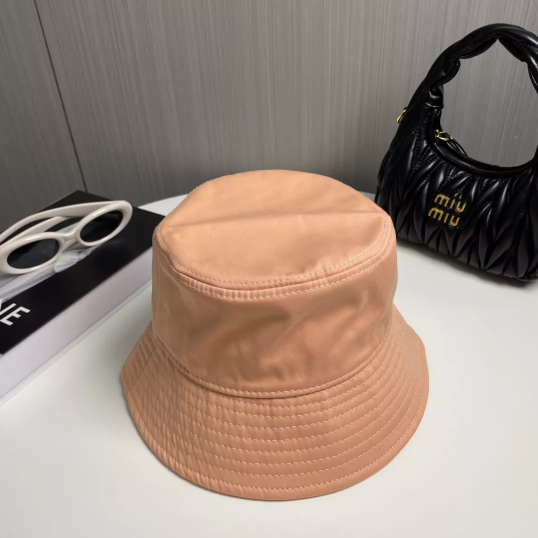 Louis Vuitton LV Caps Unique 7939