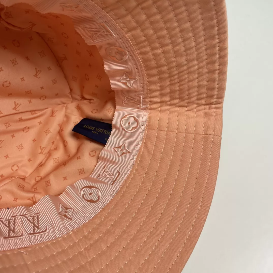 Louis Vuitton LV Caps Unique 7939
