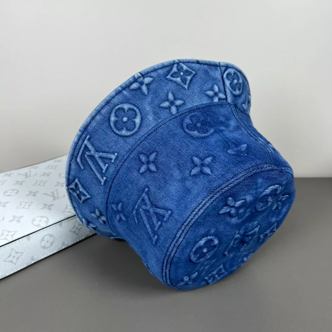 Louis Vuitton LV Caps Vibrant 1901