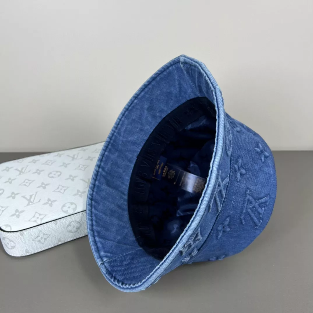 Louis Vuitton LV Caps Vibrant 1901
