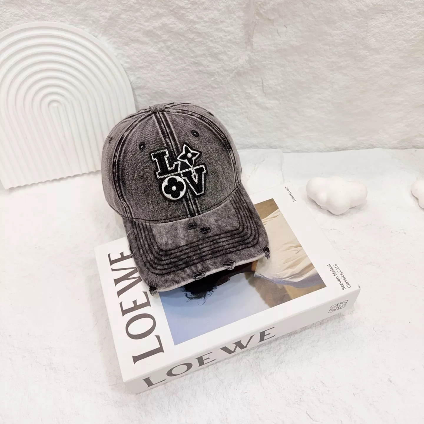 Louis Vuitton LV Caps Vibrant 7714