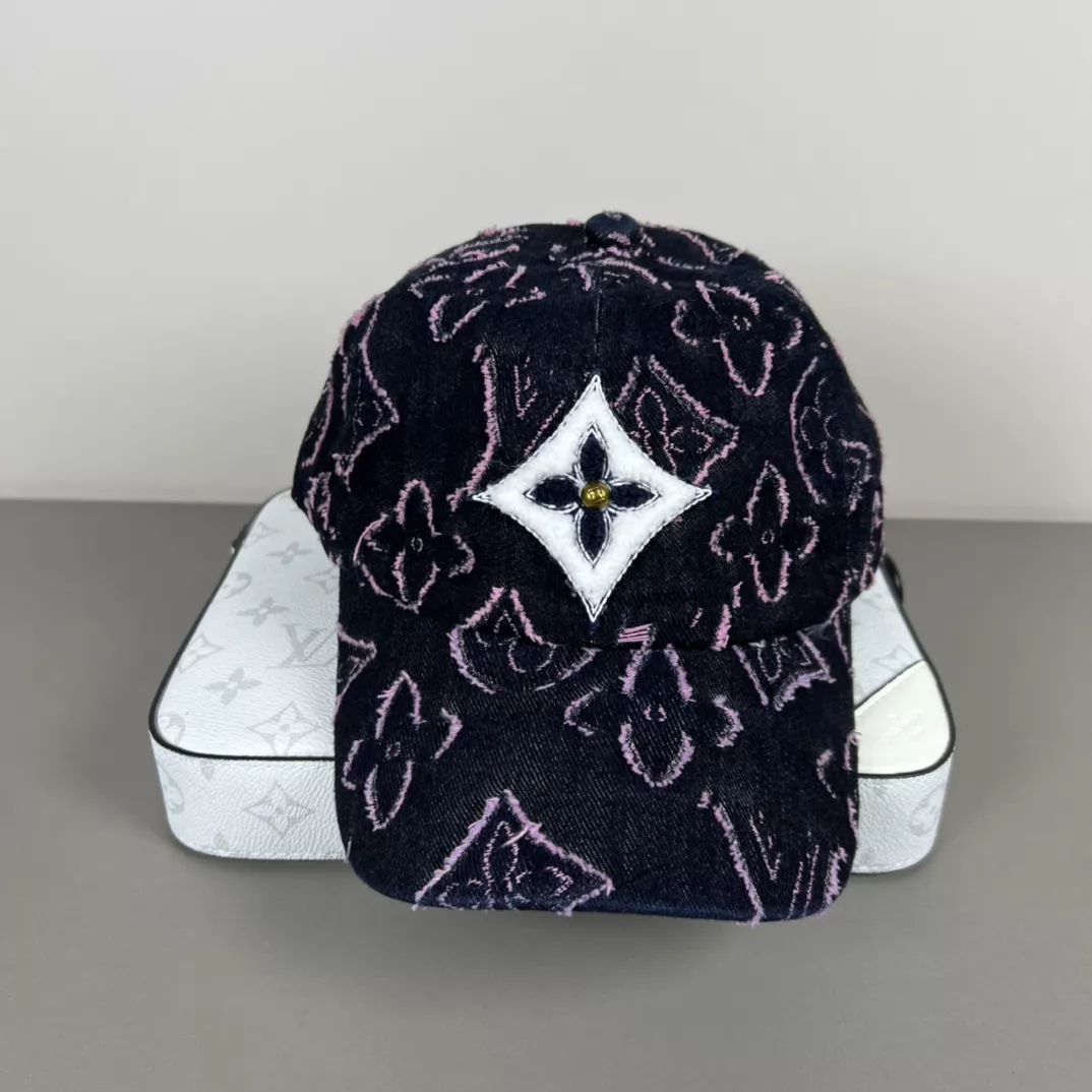 Louis Vuitton LV Caps WellDesigned 2147