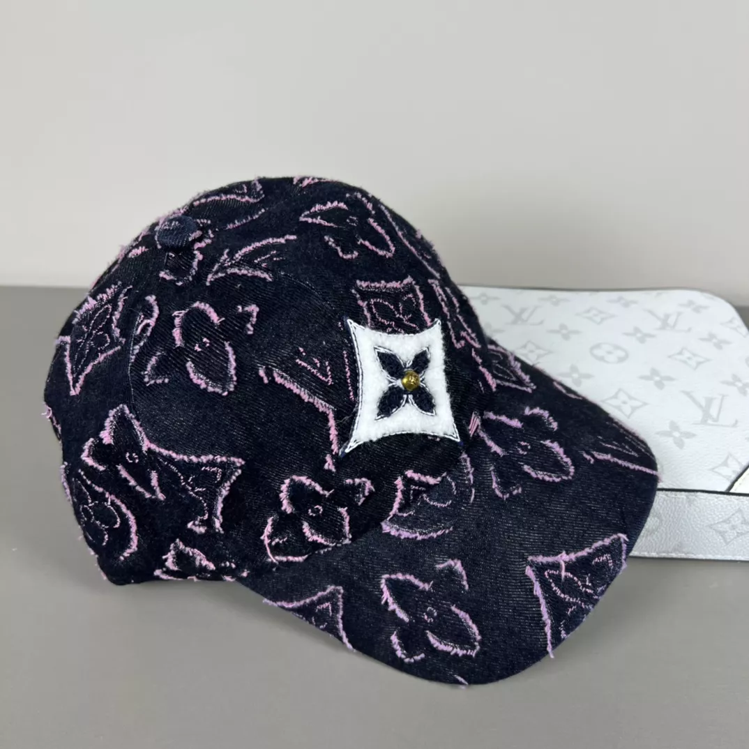 Louis Vuitton LV Caps WellDesigned 2147