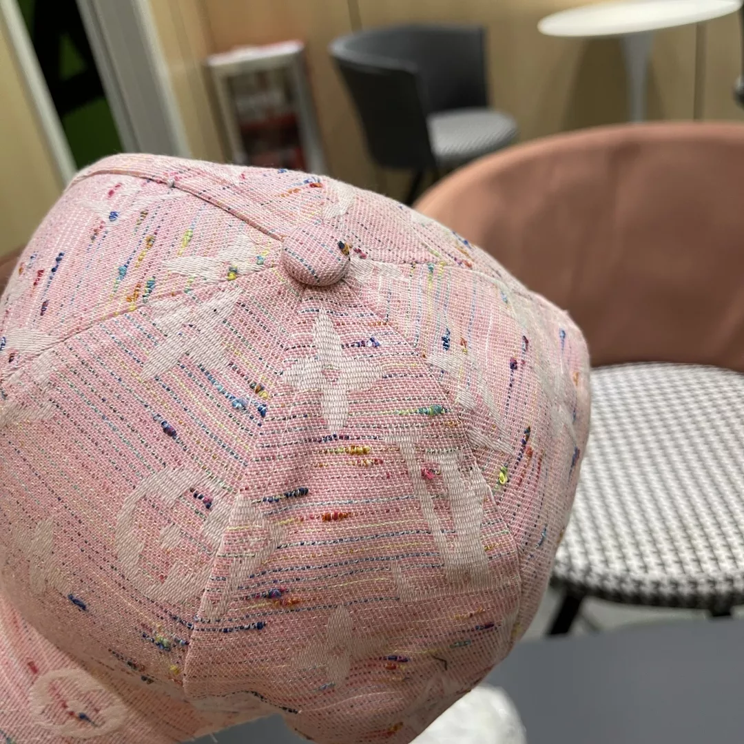 Louis Vuitton LV Caps WellDesigned 412