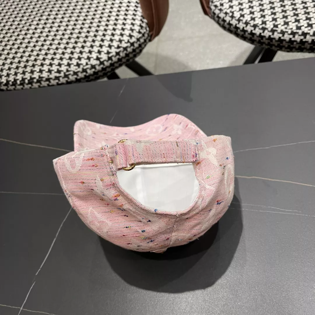 Louis Vuitton LV Caps WellDesigned 412