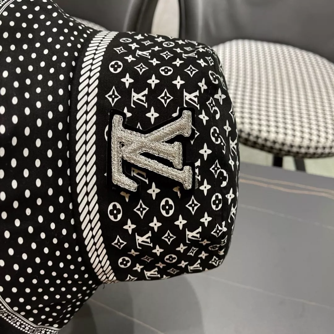Louis Vuitton LV Caps WellDesigned 7262