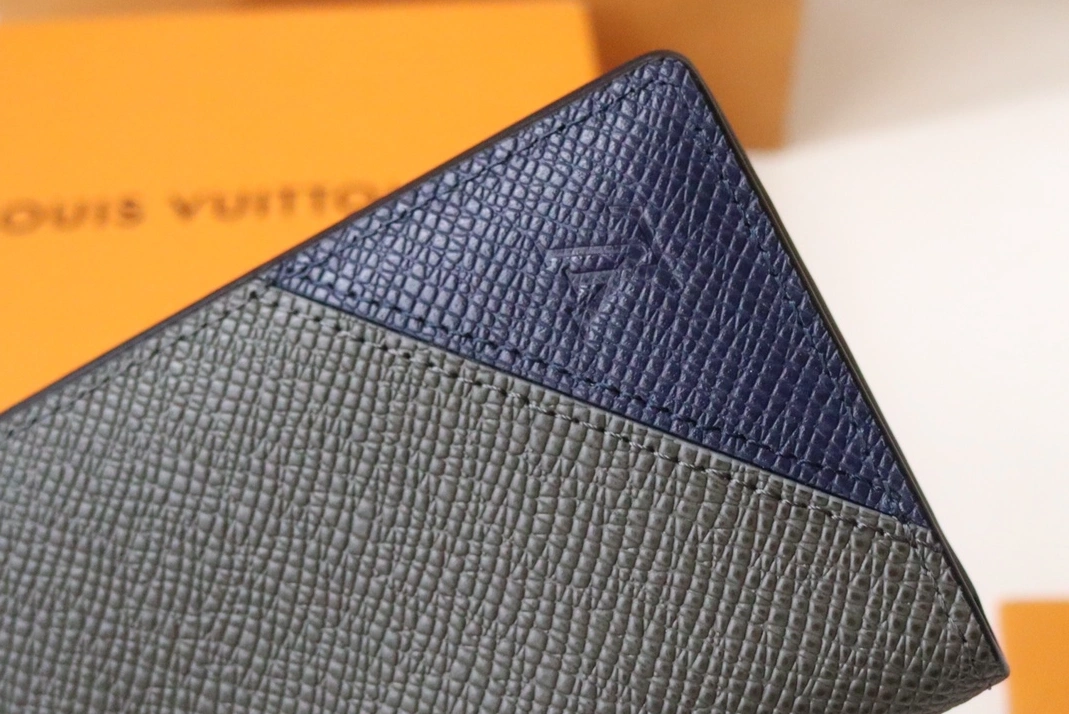 Louis Vuitton LV Card Case AllSeason 8489