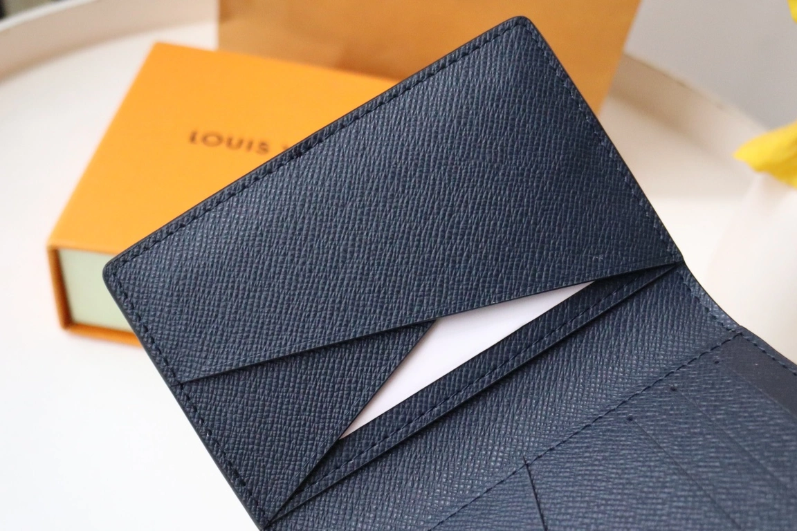 Louis Vuitton LV Card Case AllSeason 8489