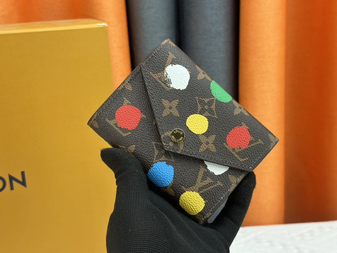 Louis Vuitton LV Card Case Bold 7757