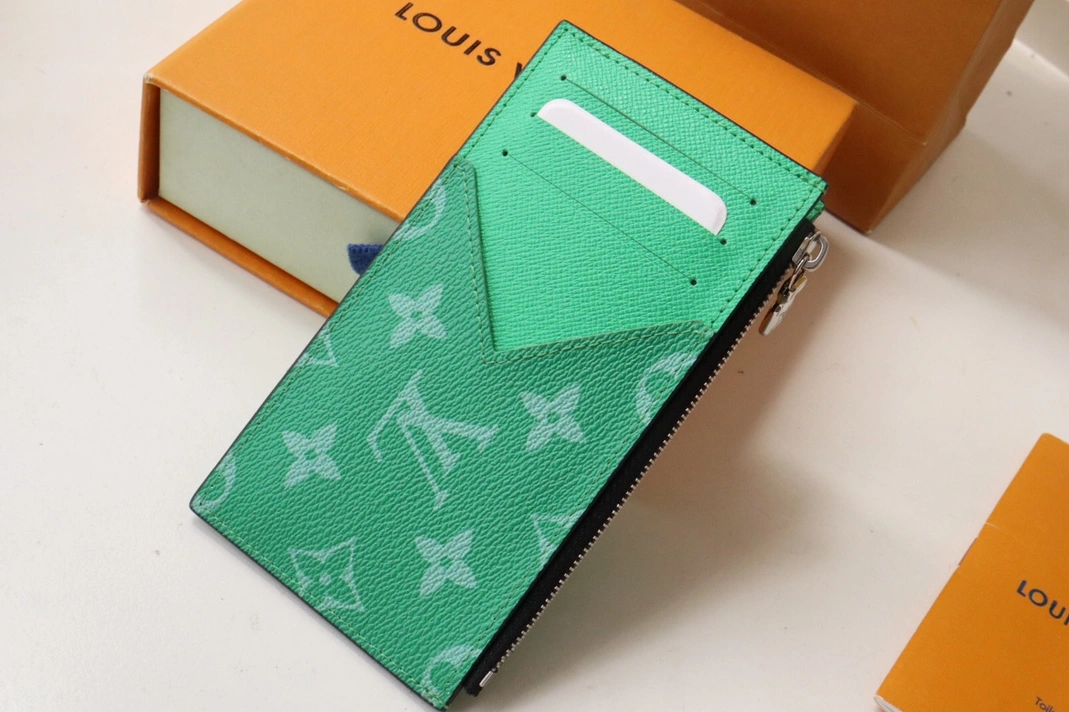 Louis Vuitton LV Card Case Bright 602