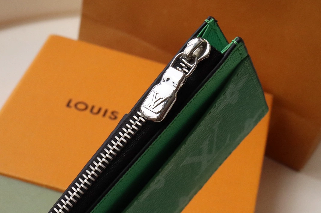 Louis Vuitton LV Card Case Bright 602