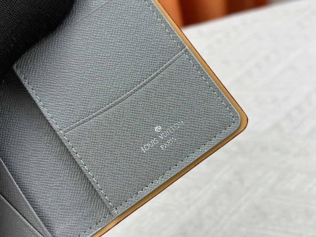 Louis Vuitton LV Card Case Bright 6514