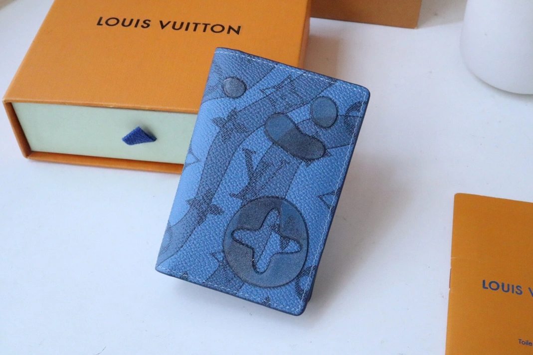 Louis Vuitton LV Card Case Comfortable 598