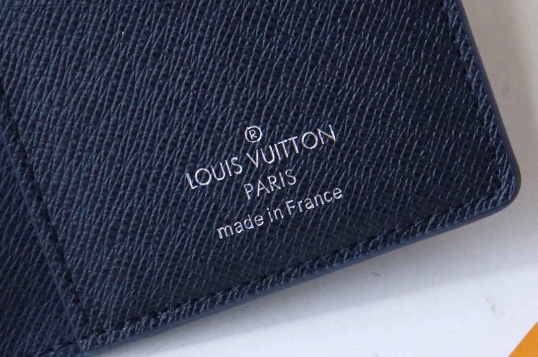 Louis Vuitton LV Card Case Comfortable 598