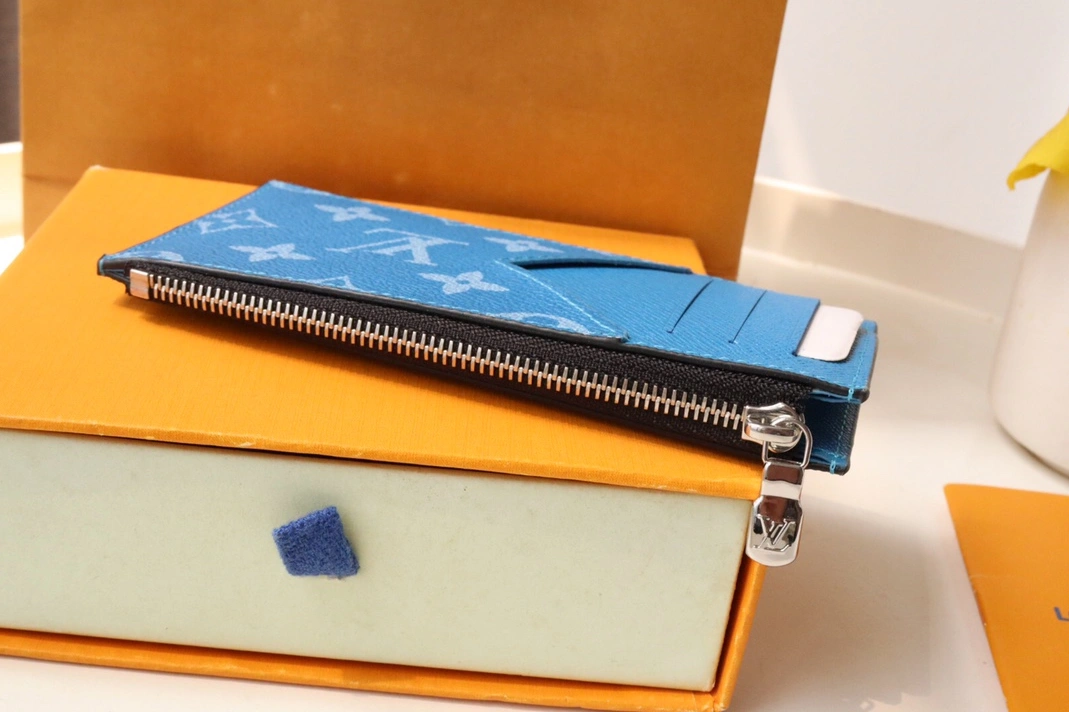 Louis Vuitton LV Card Case Cozy 1079
