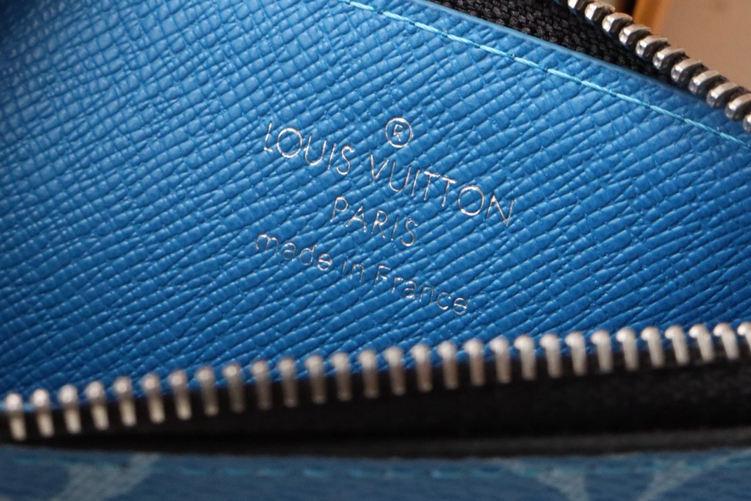 Louis Vuitton LV Card Case Cozy 1079