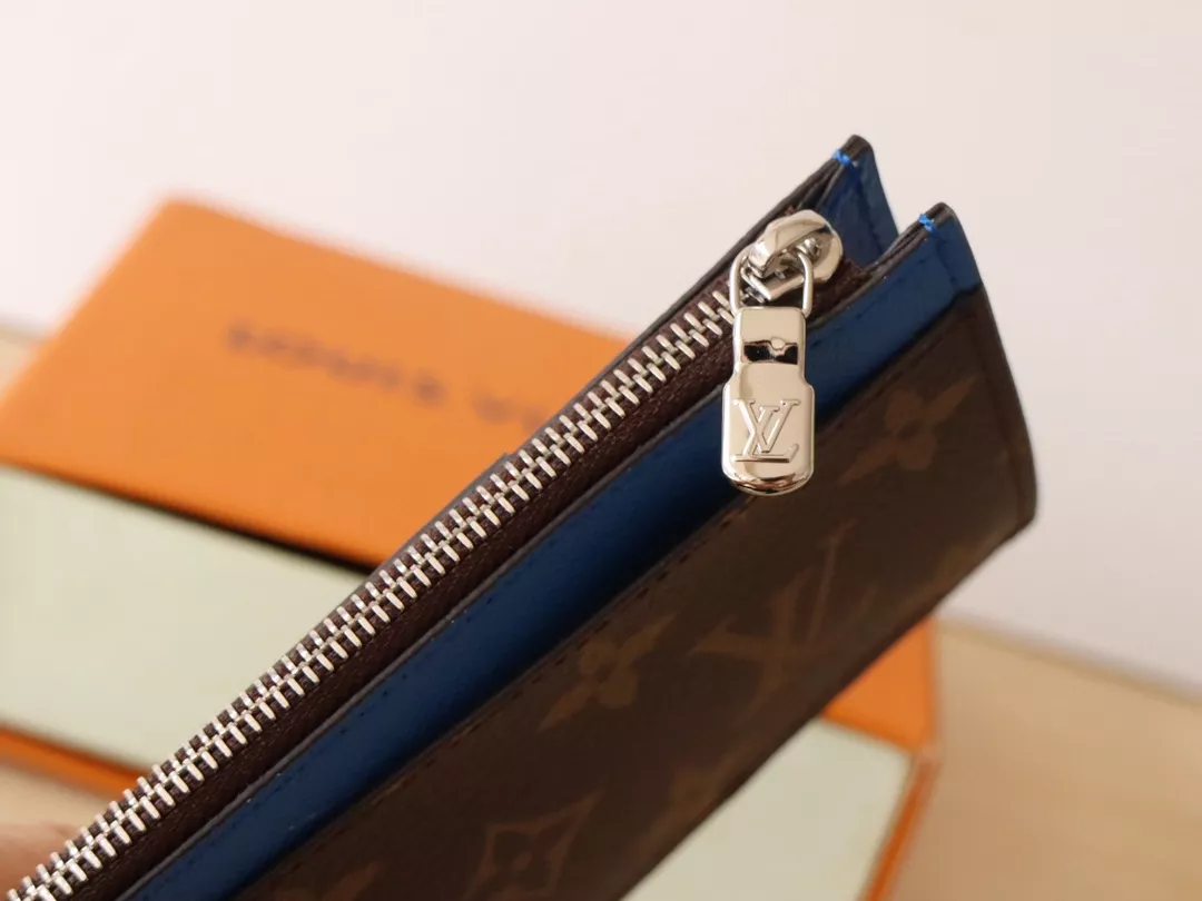 Louis Vuitton LV Card Case Cozy 7016