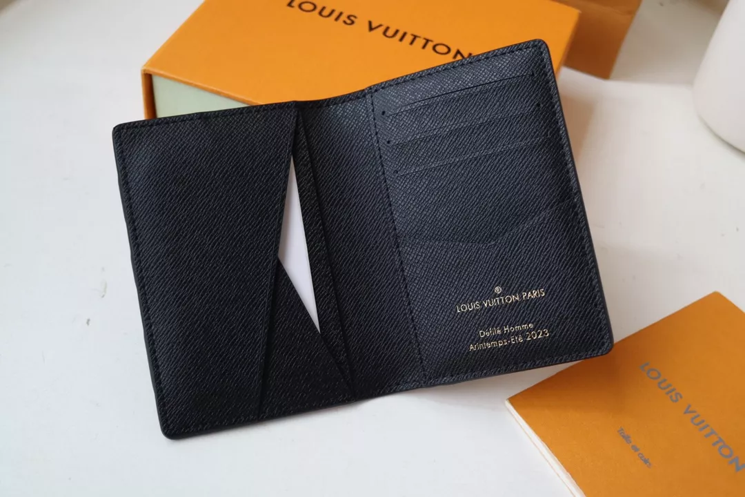 Louis Vuitton LV Card Case Durable 5017