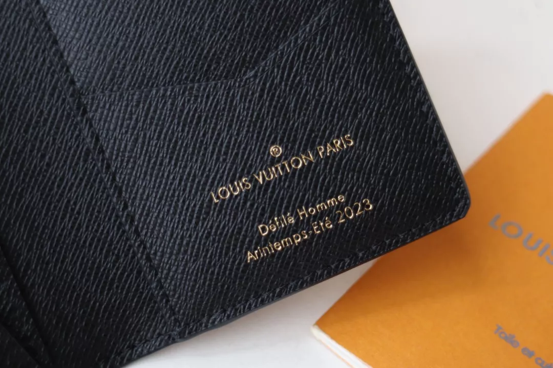Louis Vuitton LV Card Case Durable 5017