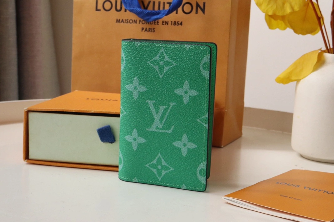 Louis Vuitton LV Card Case Efficient 2278