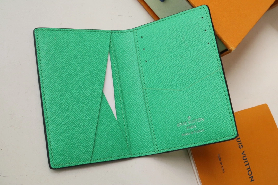 Louis Vuitton LV Card Case Efficient 2278