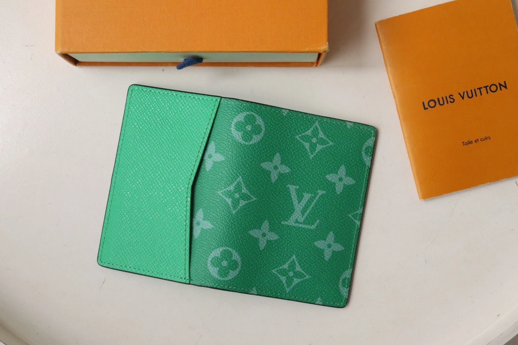 Louis Vuitton LV Card Case Efficient 2278