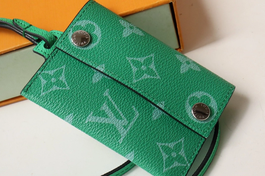 Louis Vuitton LV Card Case Flexible 152