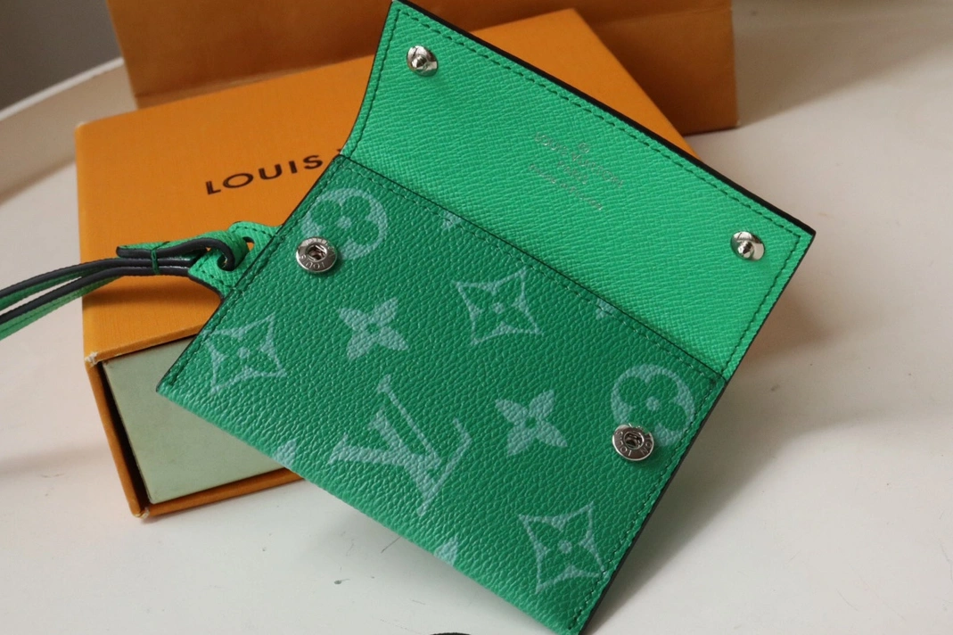 Louis Vuitton LV Card Case Flexible 152