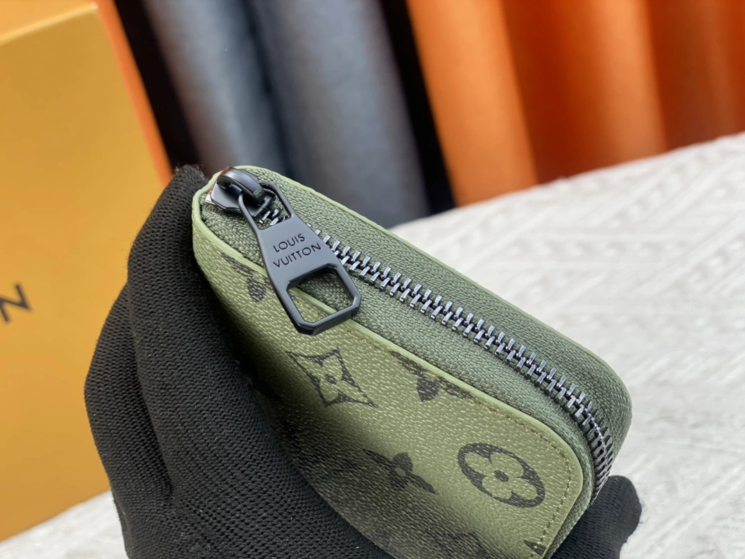 Louis Vuitton LV Card Case For Unisex Bright 7618