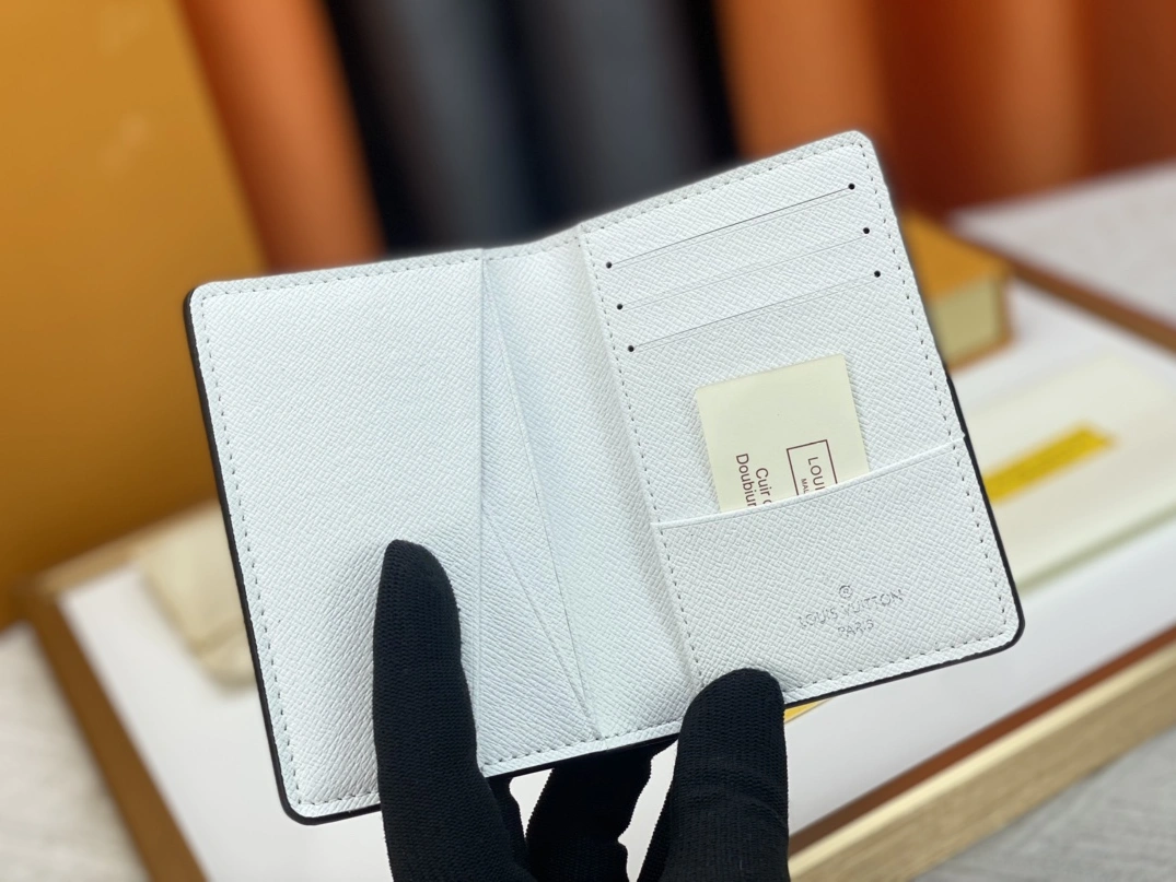 Louis Vuitton LV Card Case For Unisex Flexible 5050