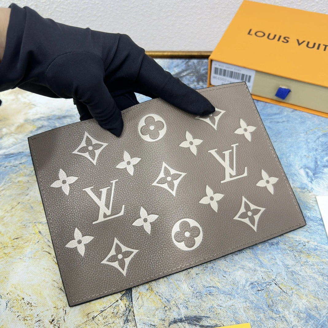 Louis Vuitton LV Card Case For Unisex Minimalist 2590