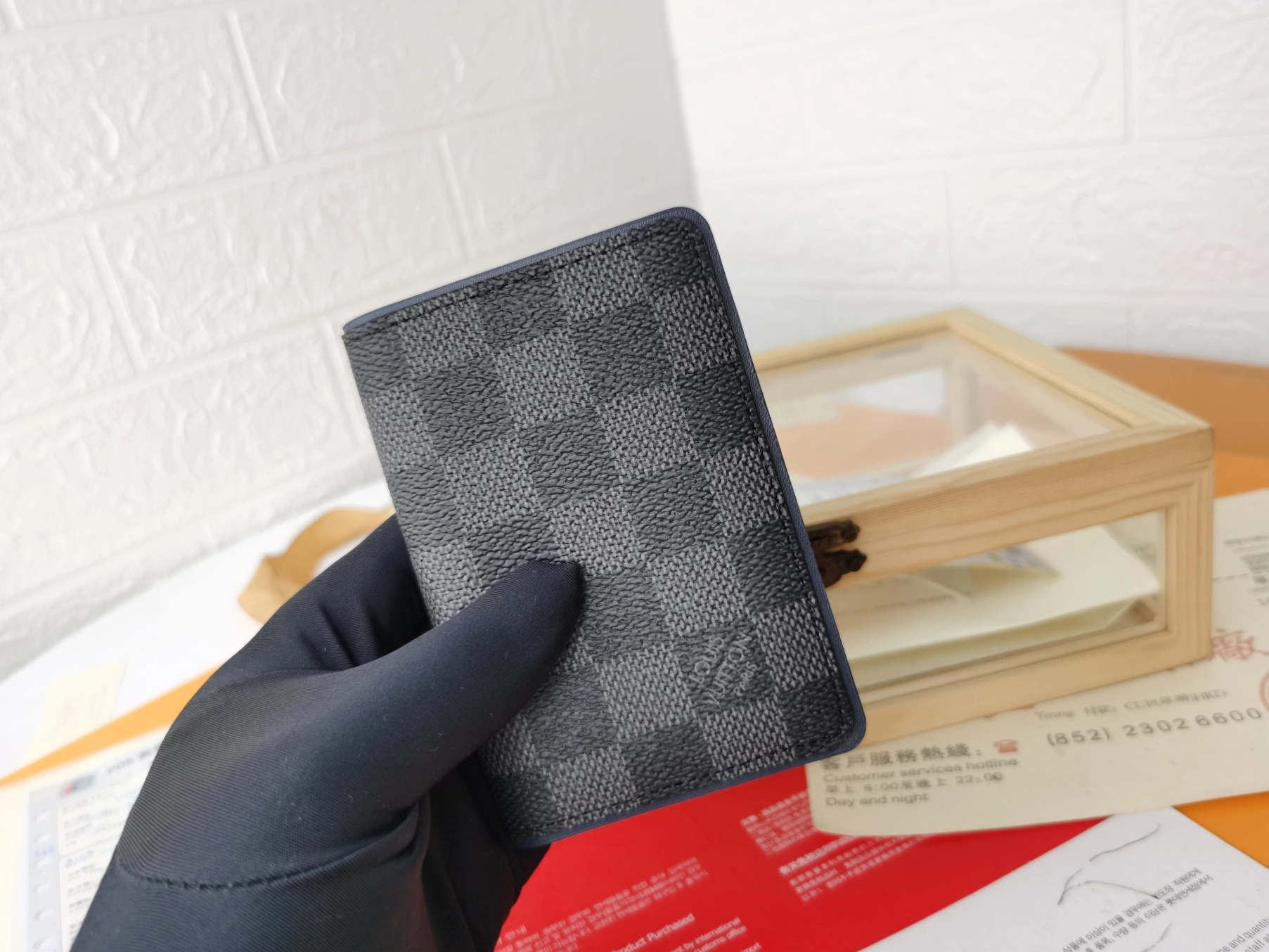 Louis Vuitton LV Card Case For Unisex Sleek 2907