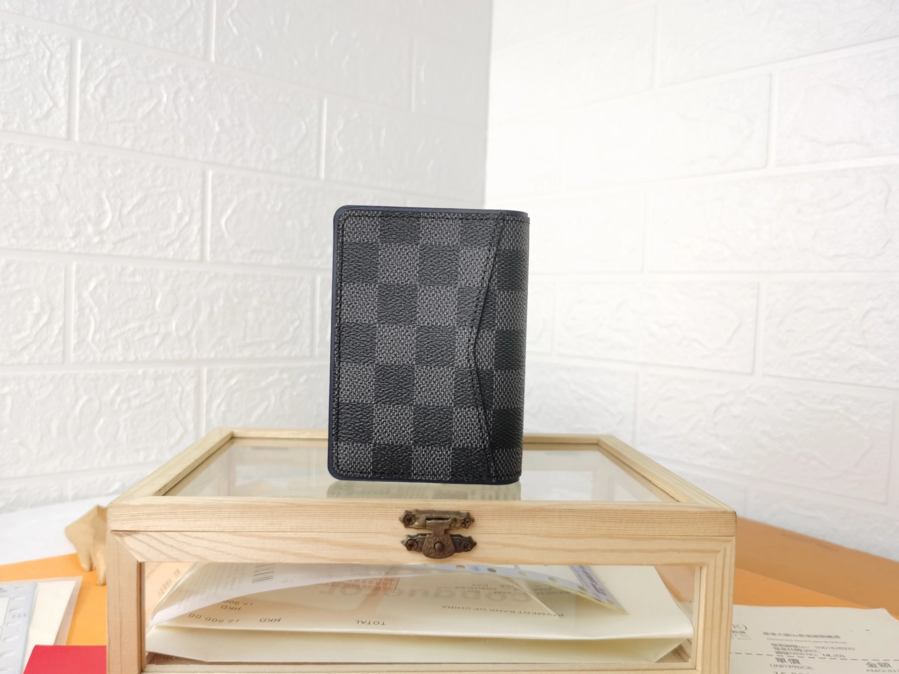 Louis Vuitton LV Card Case For Unisex Sleek 2907