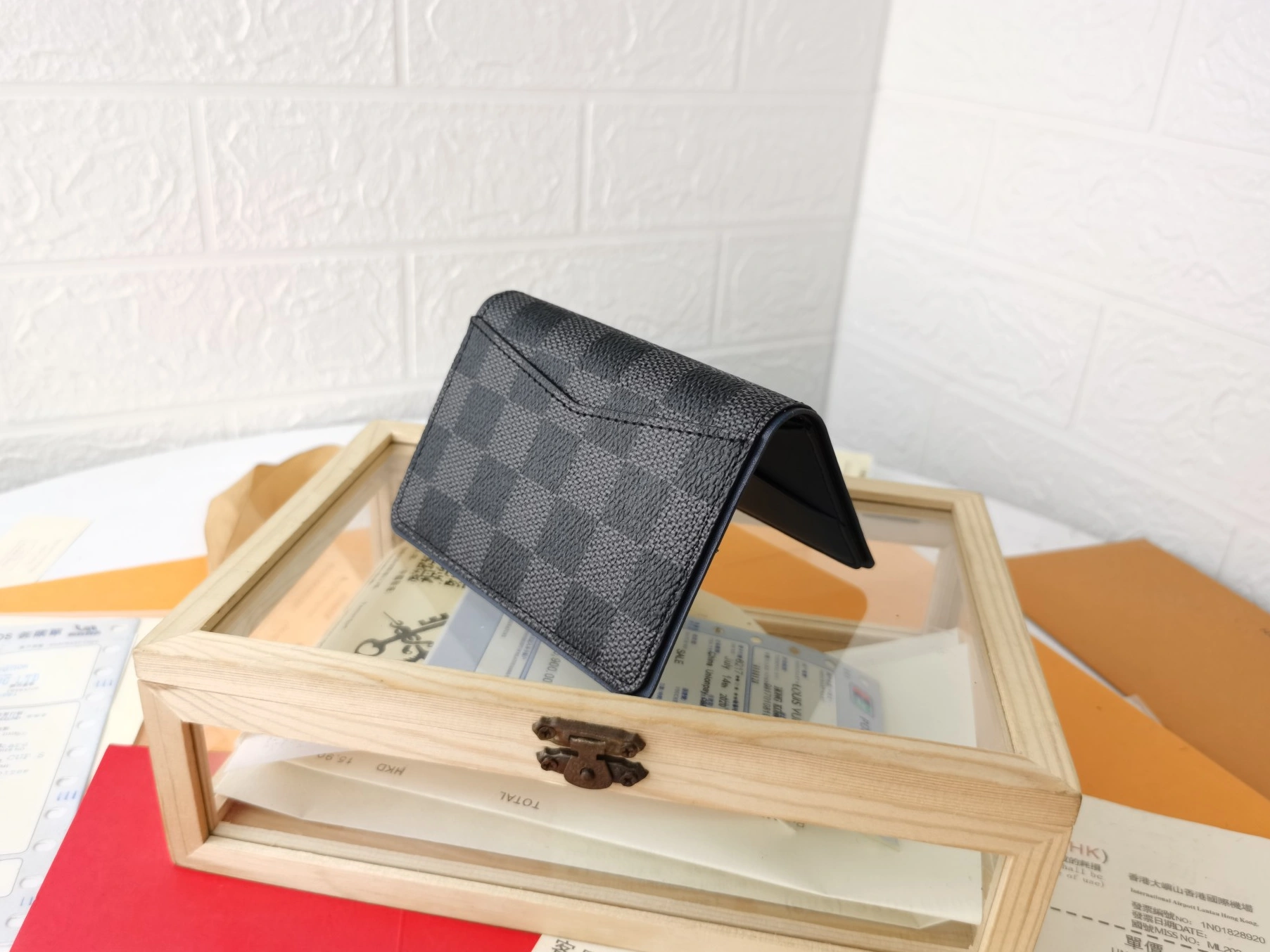 Louis Vuitton LV Card Case For Unisex Sleek 2907