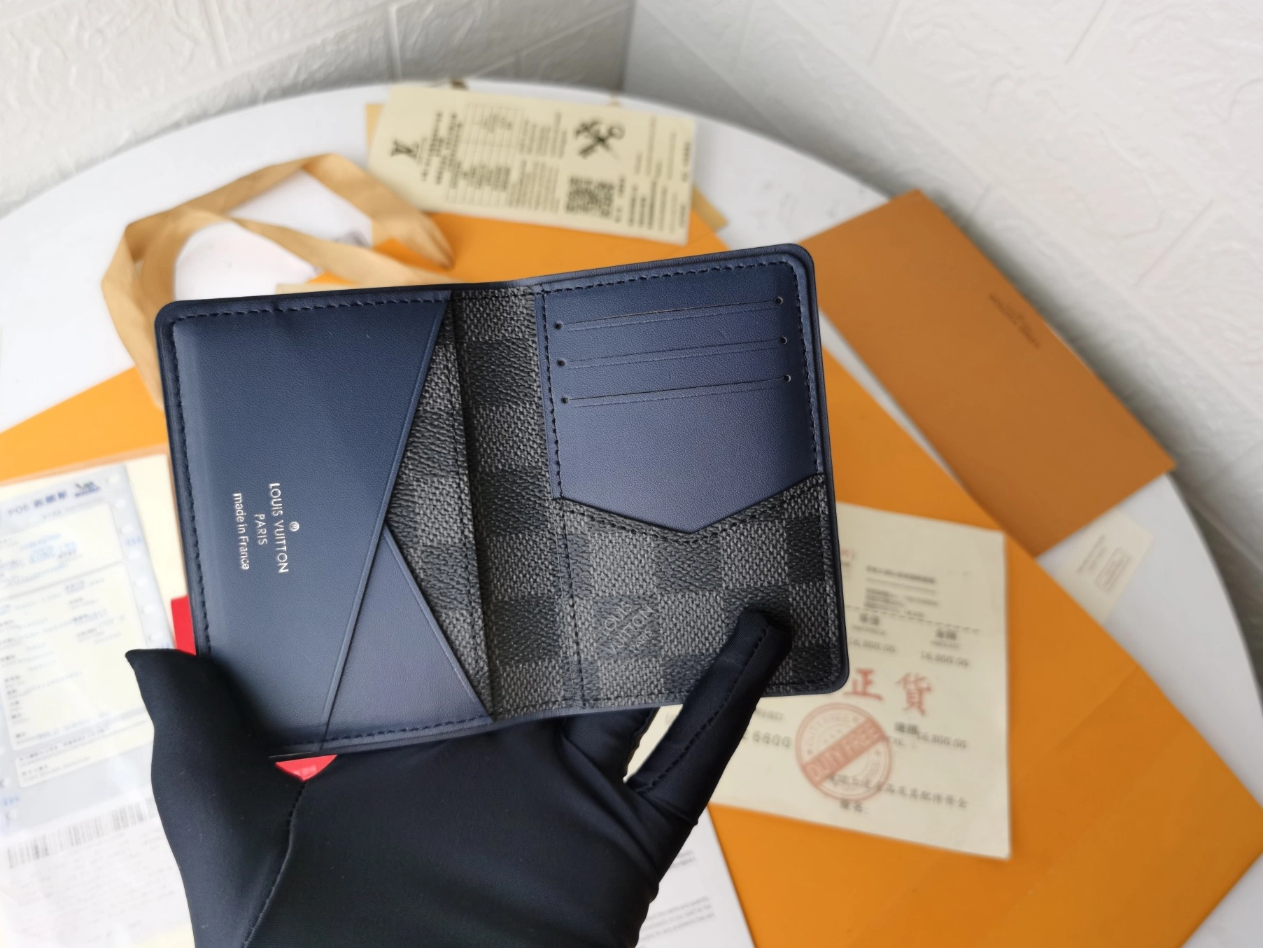 Louis Vuitton LV Card Case For Unisex Sleek 2907