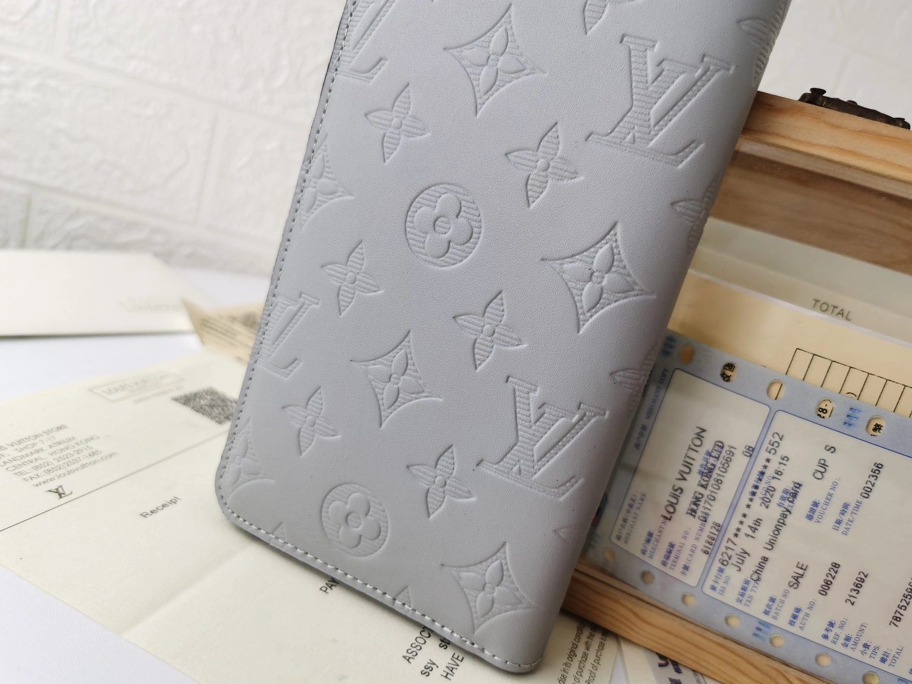 Louis Vuitton LV Card Case For Unisex Sleek 5159
