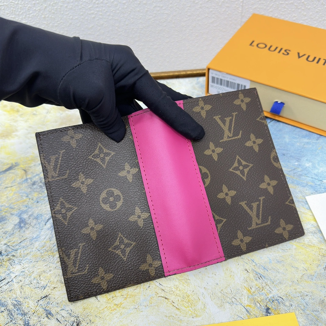Louis Vuitton LV Card Case For Unisex SportInspired 6455