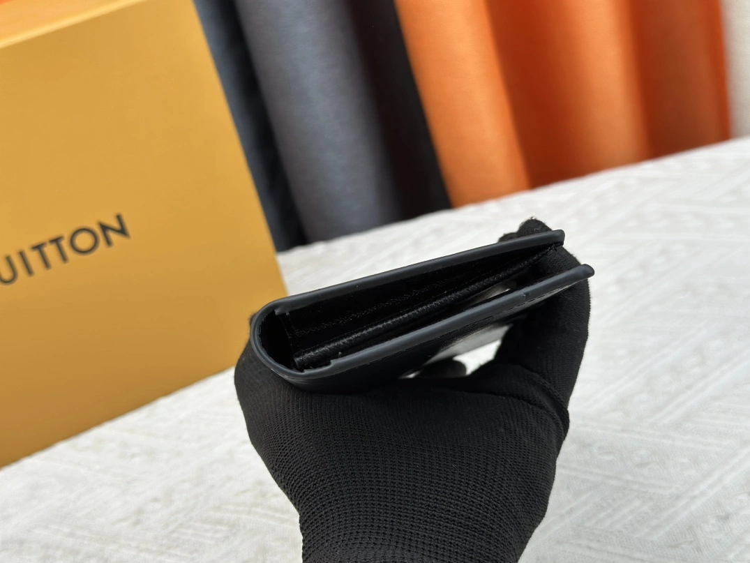 Louis Vuitton LV Card Case For Unisex StreetReady 5268