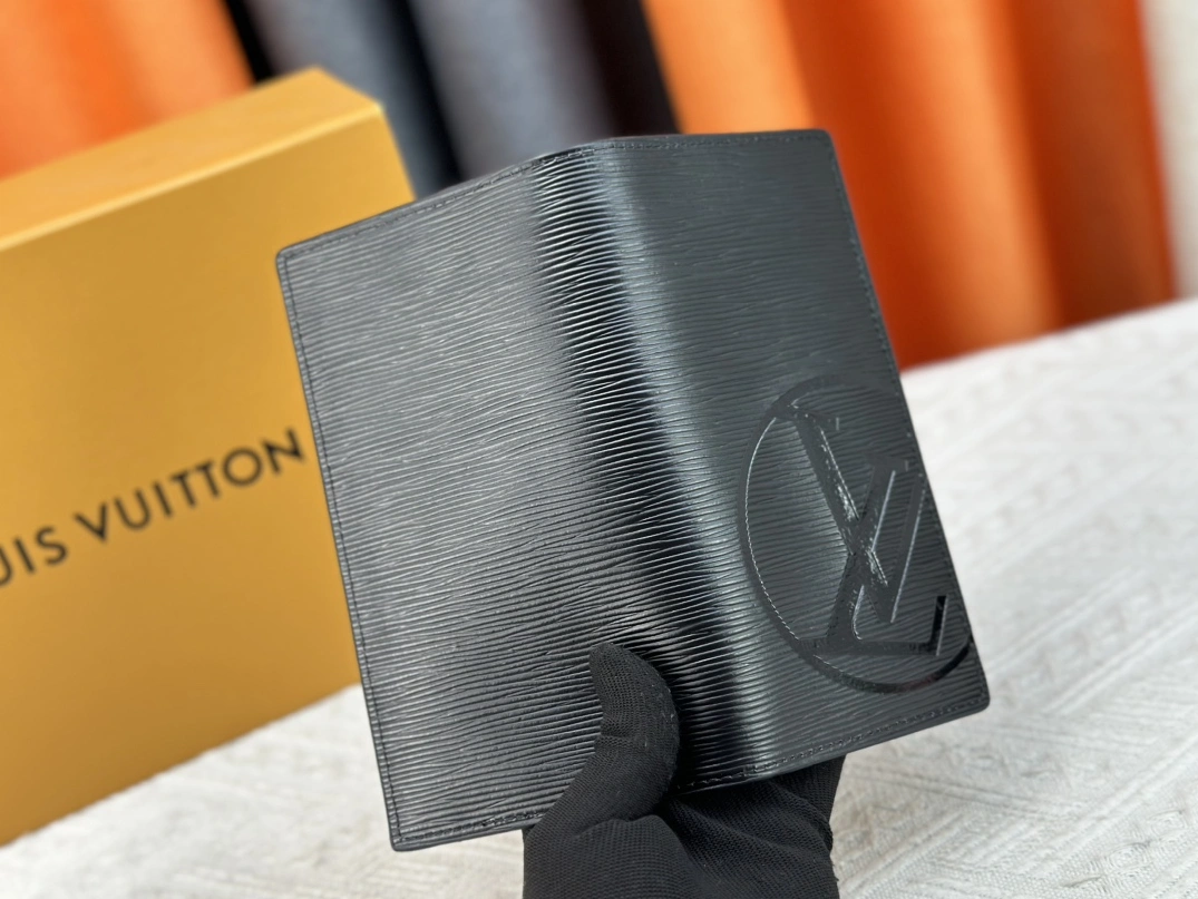 Louis Vuitton LV Card Case For Unisex StreetReady 5268