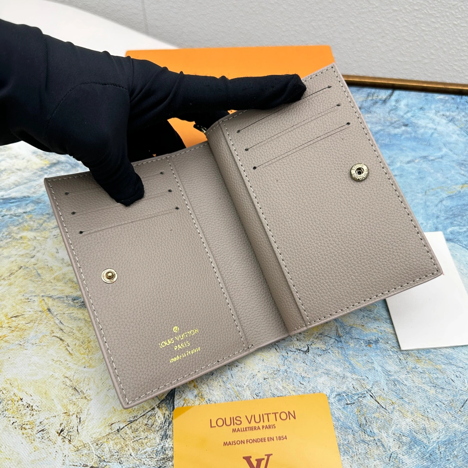 Louis Vuitton LV Card Case For Women Bold 3165