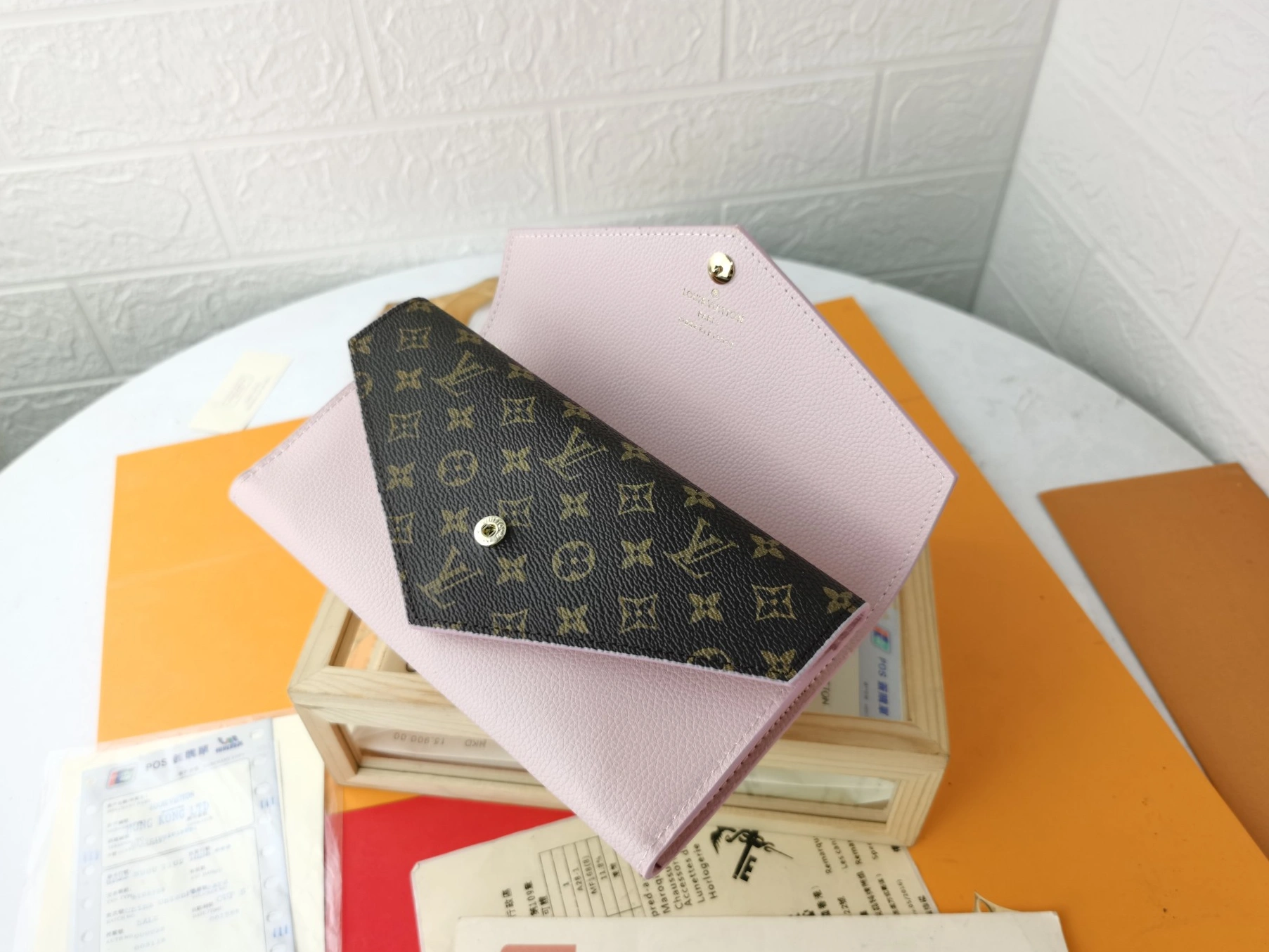 Louis Vuitton LV Card Case For Women Bold 4945