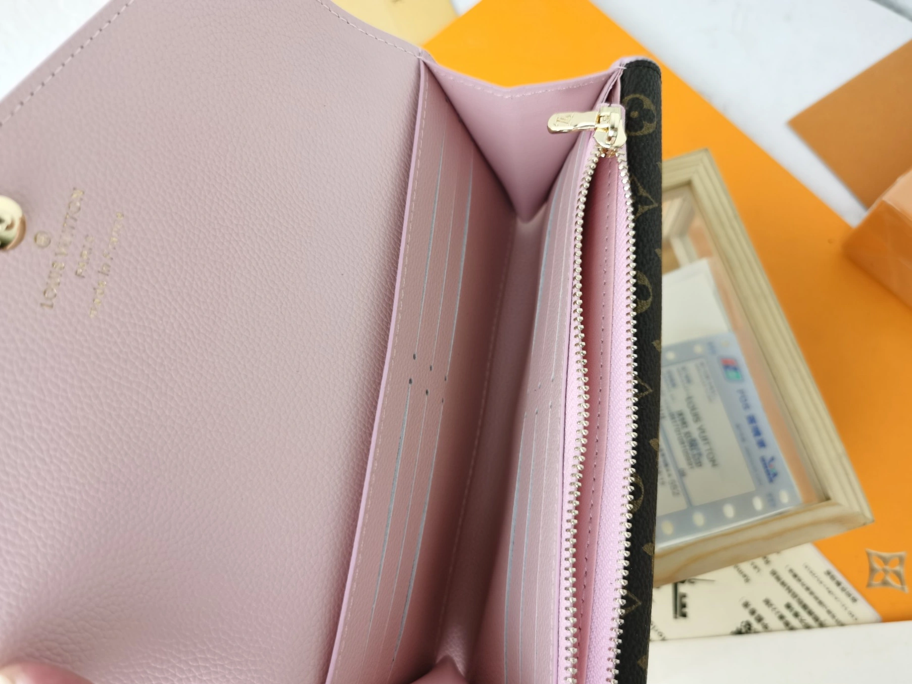 Louis Vuitton LV Card Case For Women Bold 4945