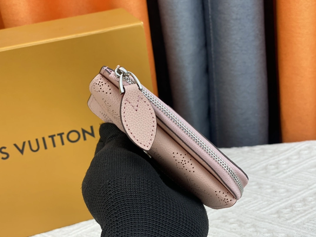Louis Vuitton LV Card Case For Women Bright 6153