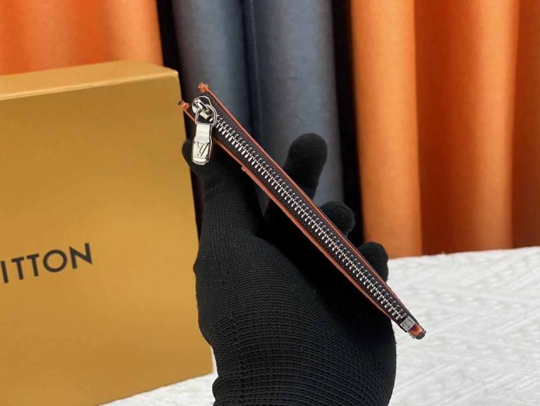 Louis Vuitton LV Card Case For Women Practical 1370