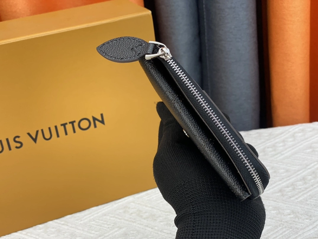 Louis Vuitton LV Card Case For Women Practical 2948