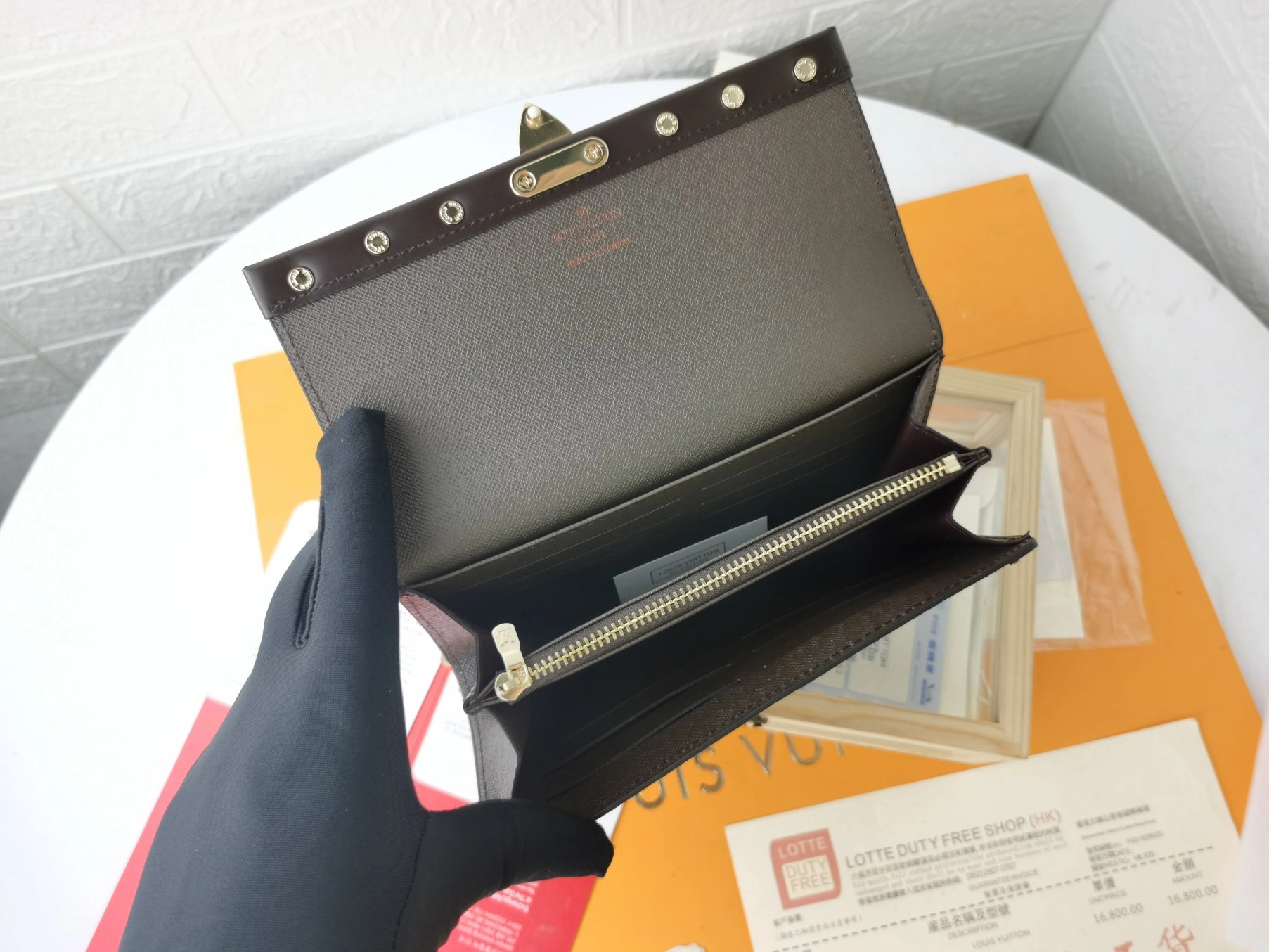 Louis Vuitton LV Card Case For Women Sleek 9205