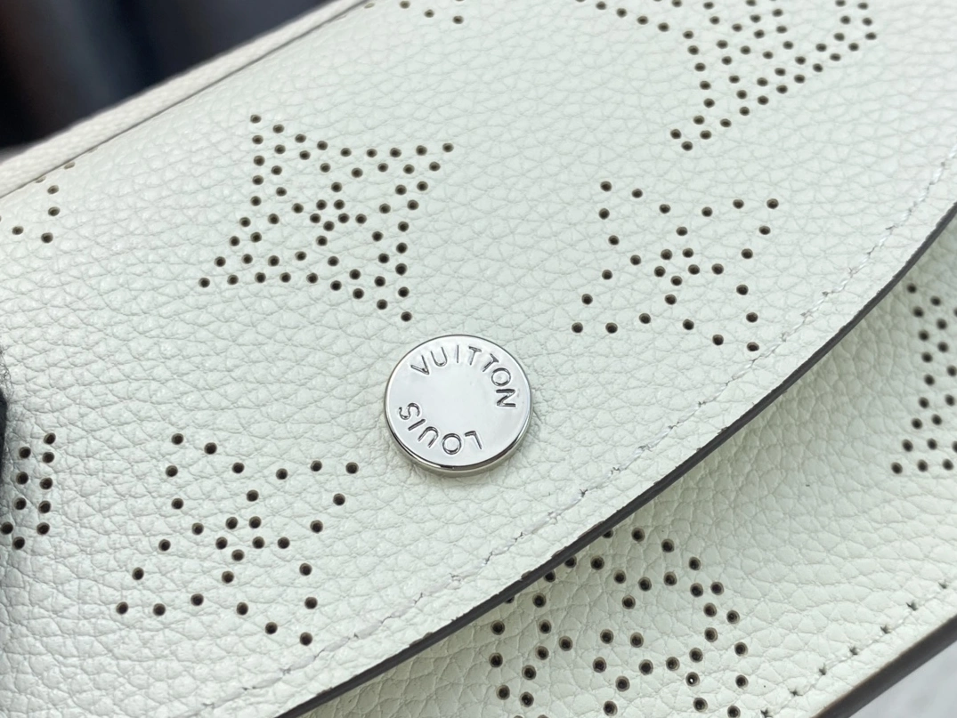 Louis Vuitton LV Card Case For Women Soft 6573