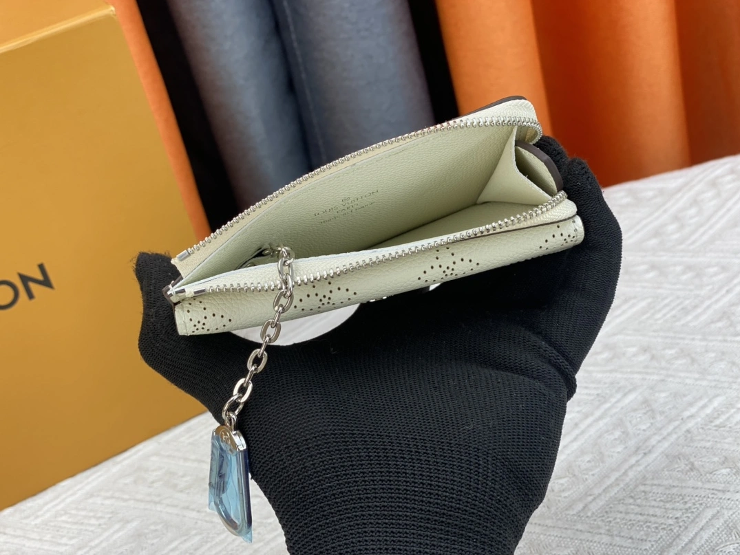 Louis Vuitton LV Card Case For Women Soft 6573