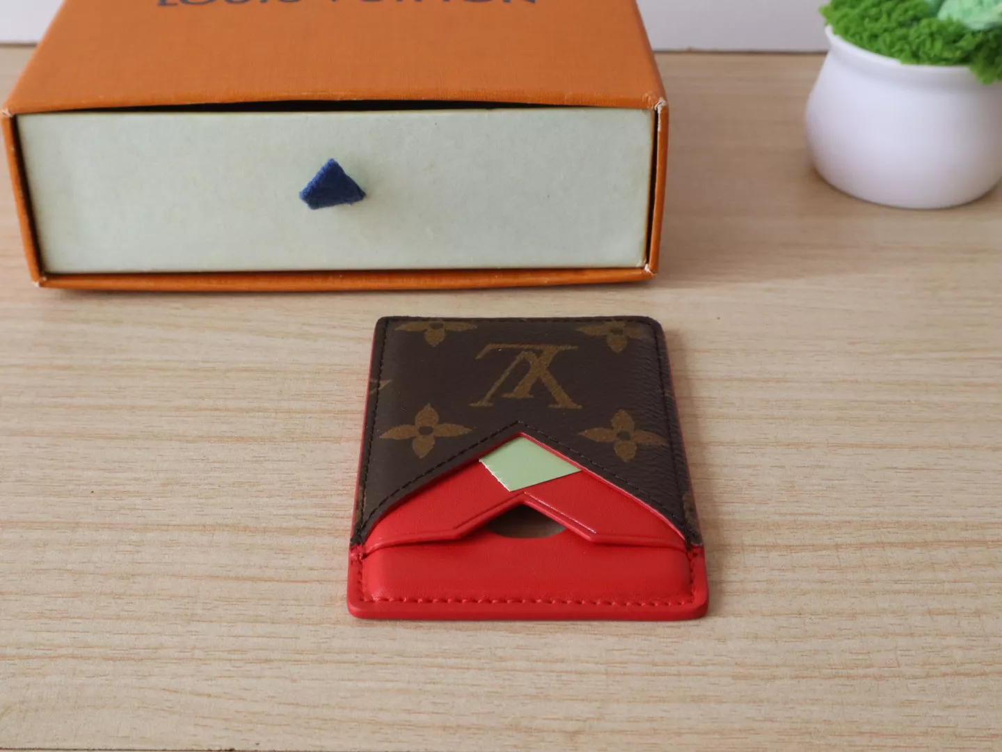 Louis Vuitton LV Card Case For Women Sophisticated 1349